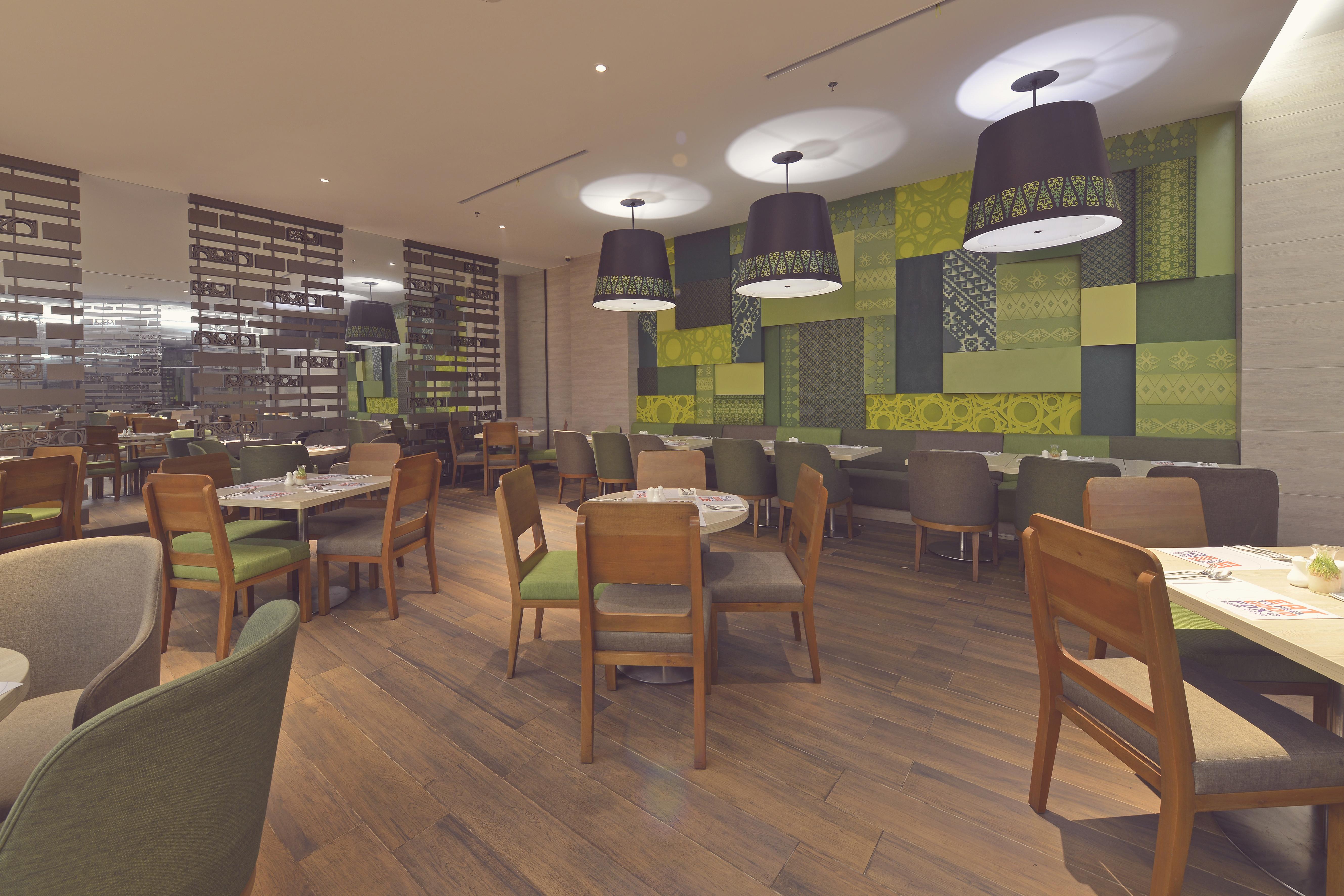 Fox Hotel Pekanbaru Buitenkant foto
