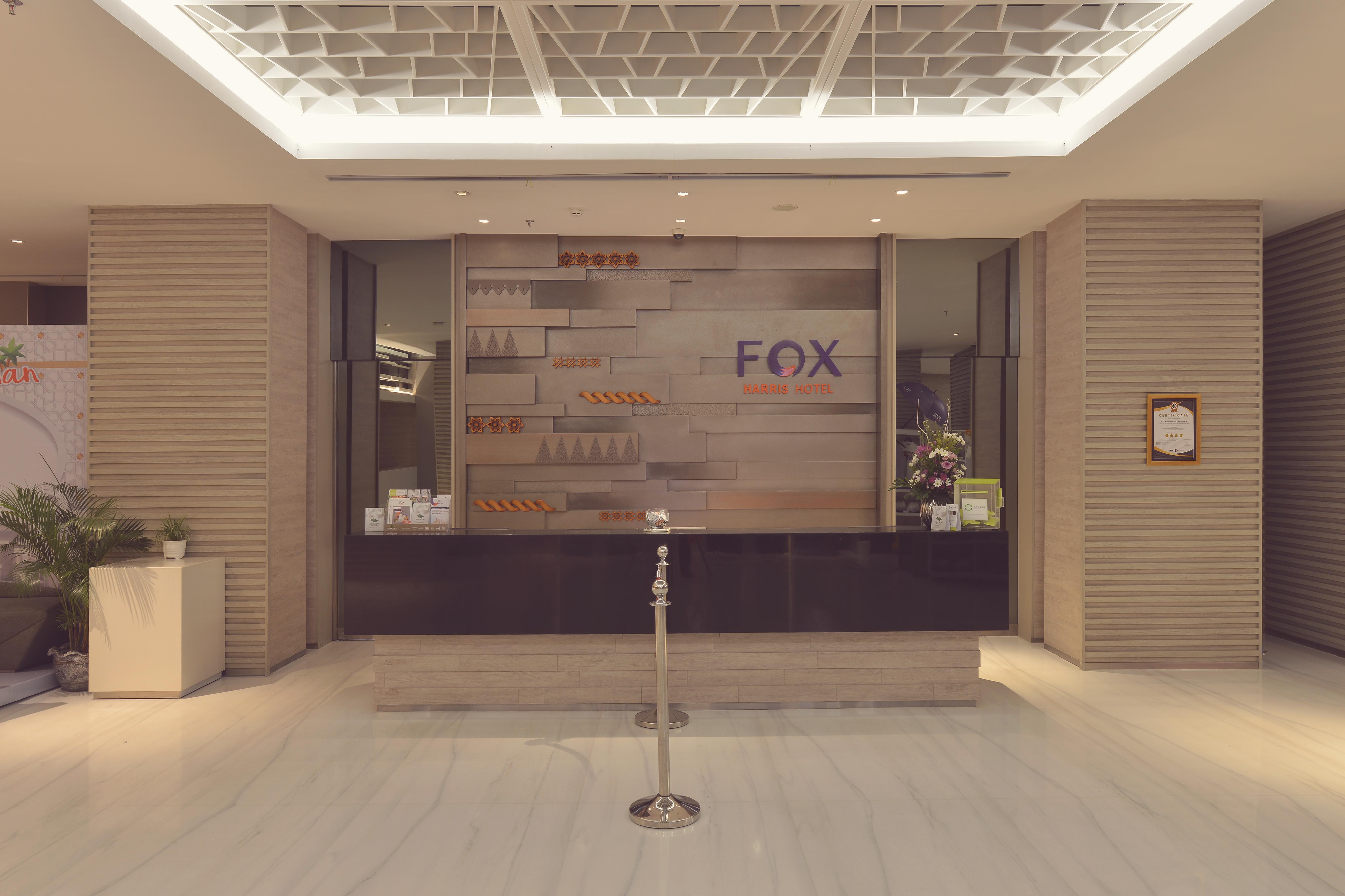 Fox Hotel Pekanbaru Buitenkant foto