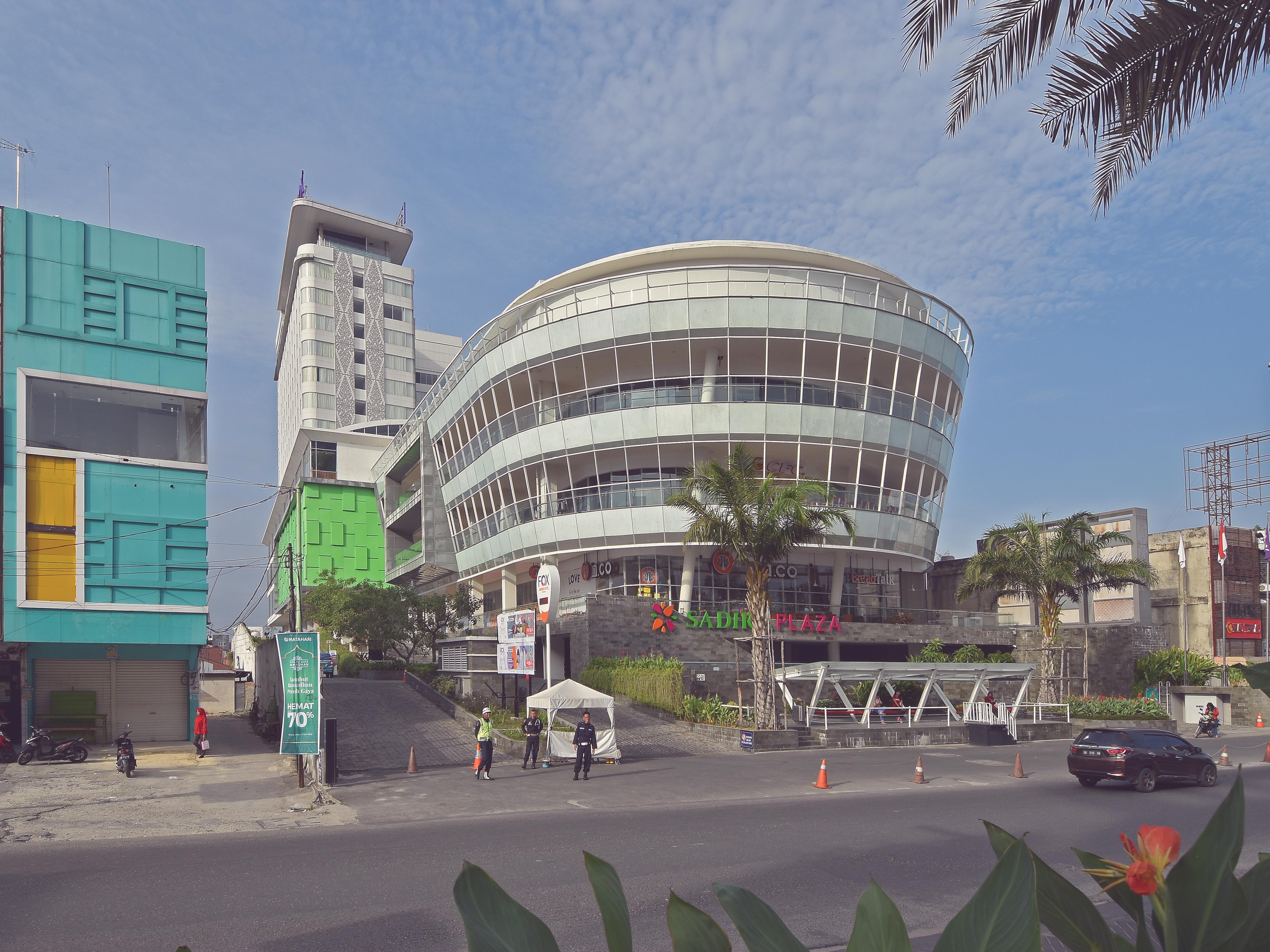 Fox Hotel Pekanbaru Buitenkant foto