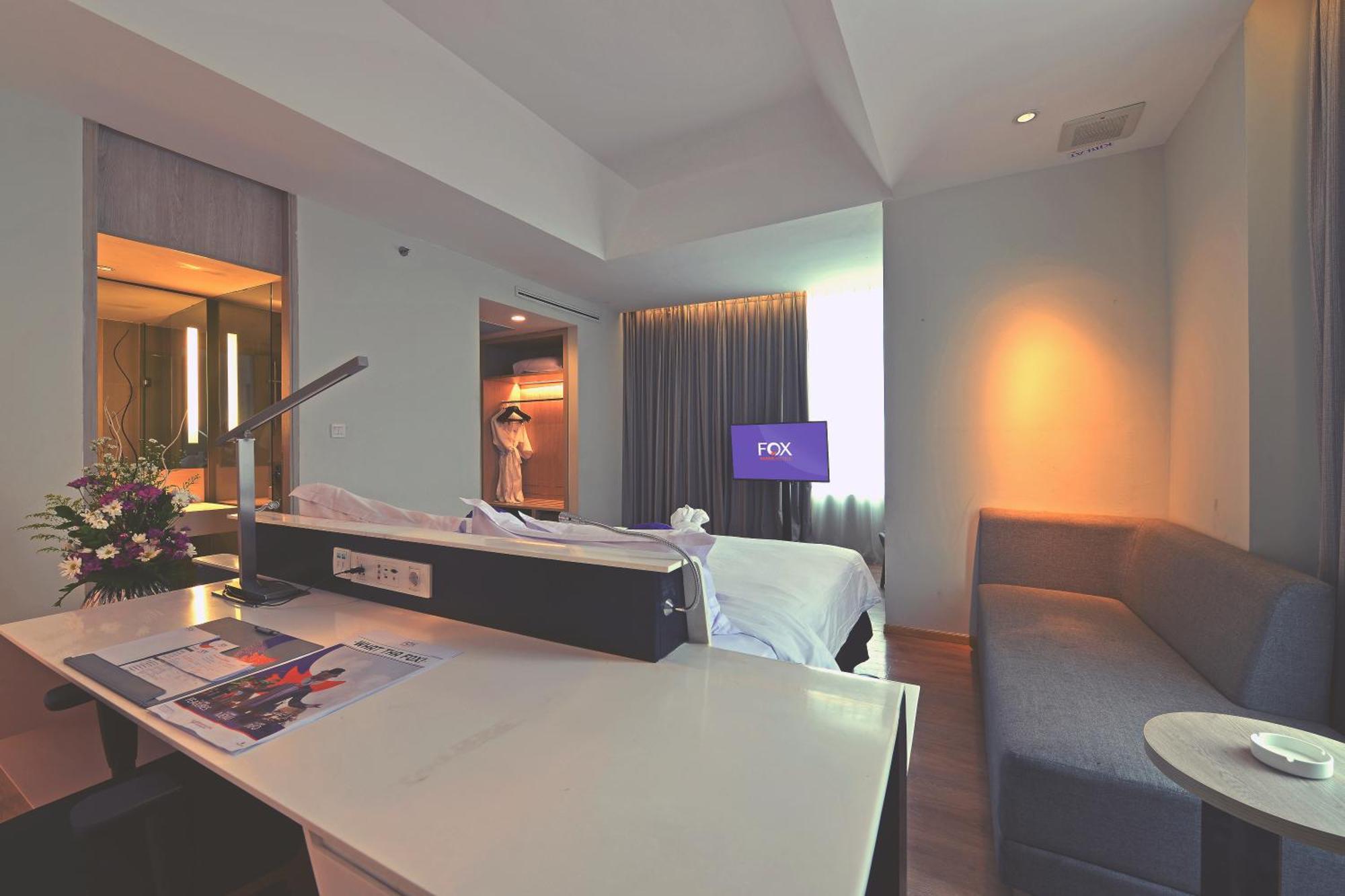 Fox Hotel Pekanbaru Buitenkant foto