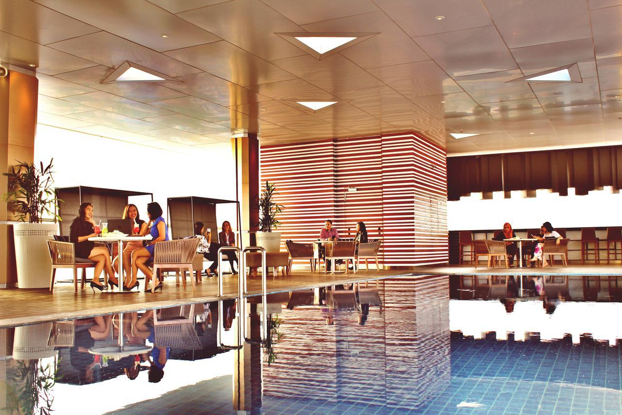 Fox Hotel Pekanbaru Buitenkant foto