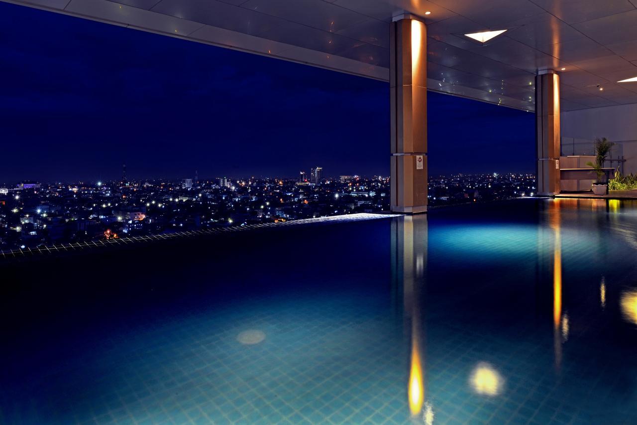 Fox Hotel Pekanbaru Buitenkant foto