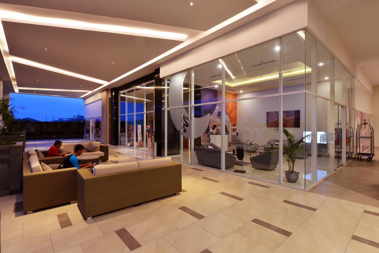 Fox Hotel Pekanbaru Buitenkant foto