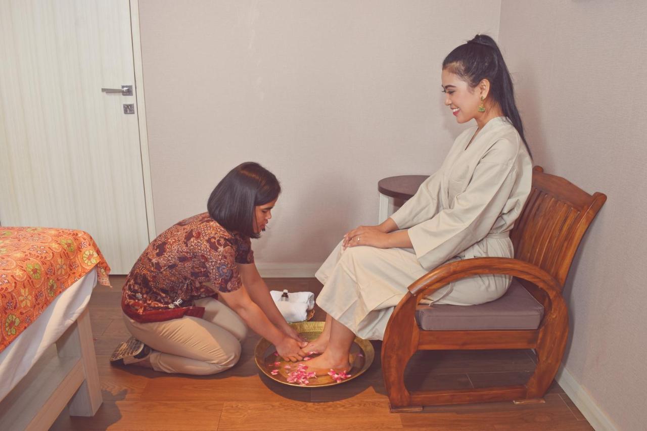 Fox Hotel Pekanbaru Buitenkant foto