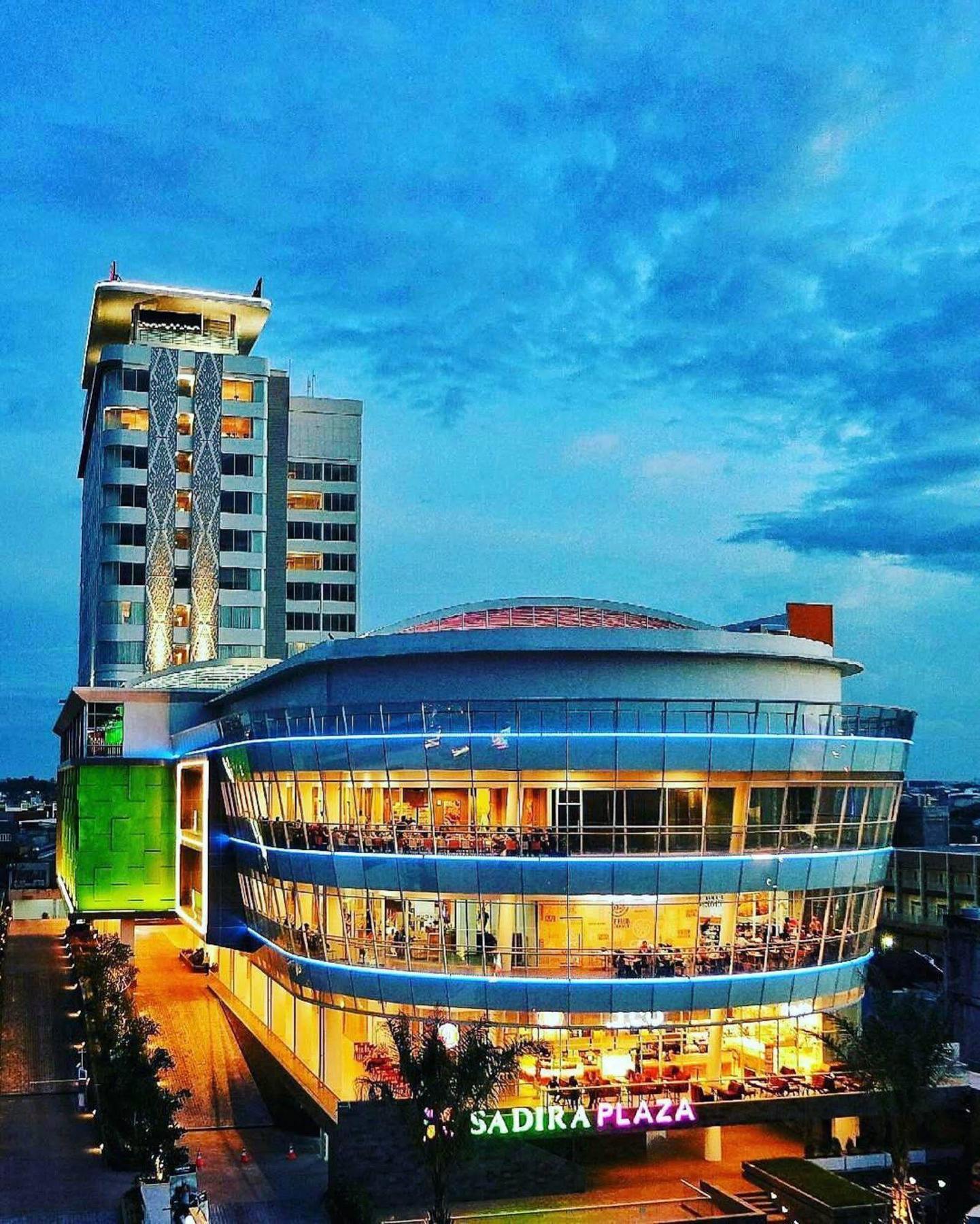 Fox Hotel Pekanbaru Buitenkant foto